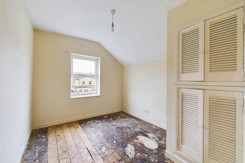 51 Clegram Road, Gloucester, GL1 5PZ