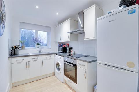 undefined, Leigh Road, Leigh-On-Sea SS9