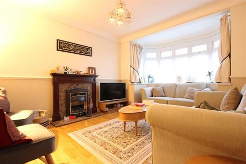 3 bedroom semi-detached house to rent, Church Street, London