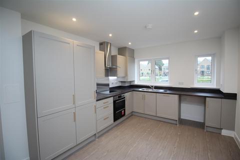 4 bedroom house to rent, Whyman Close, Deal CT14