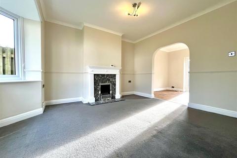 3 bedroom house for sale, Chevinedge Crescent, Halifax