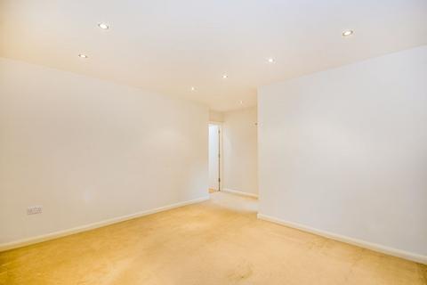 1 bedroom flat to rent, A The Annex The Headway, Surrey KT17