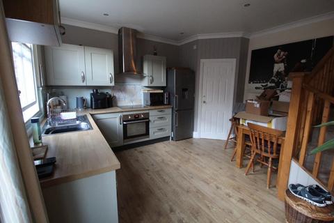 2 bedroom terraced house to rent, Johnsons Yard, Market Place, Thirsk, YO7 1PG