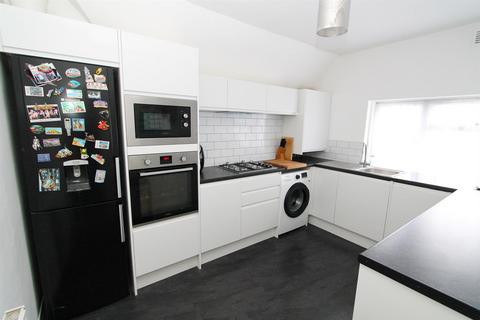 2 bedroom maisonette for sale, Merebank Lane, Croydon CR0