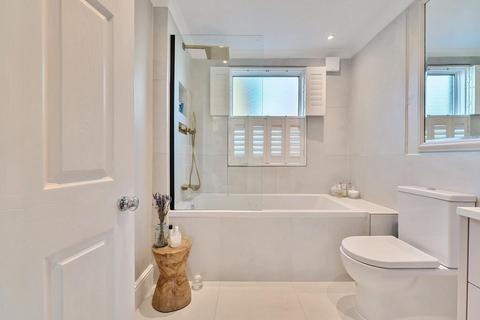 64 Albany Road, Chislehurst, BR7 6BQ