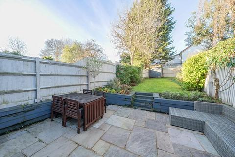 64 Albany Road, Chislehurst, BR7 6BQ