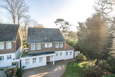 4 bedroom detached house for sale, Roundwood, Chislehurst