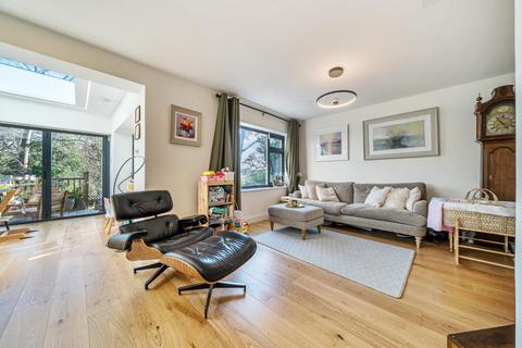 7 Roundwood, Chislehurst, BR7 5RQ