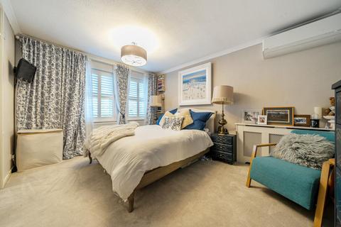 7 Roundwood, Chislehurst, BR7 5RQ