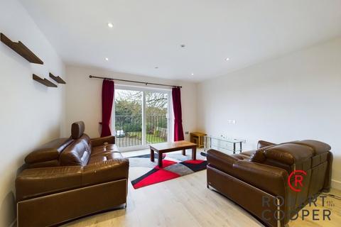 2 bedroom apartment to rent, Kingsend, Ruislip, HA4