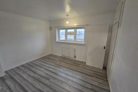 3 bedroom terraced house to rent, Lavender Rise, West Drayton UB7