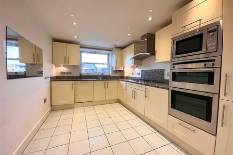 2 bedroom apartment to rent, Forest View, London E4