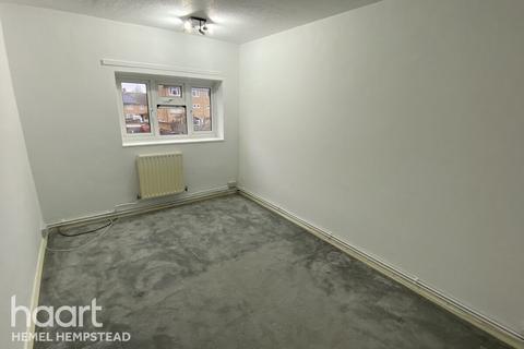 2 bedroom flat to rent, StAlbans Road, Hemel Hempstead