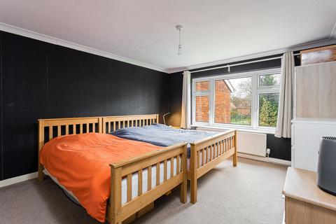 undefined, Le May Close, Horley RH6