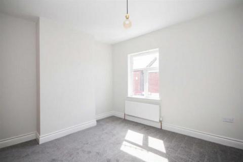 2 bedroom terraced house to rent, Dinnington Road, Woodseats, Sheffield