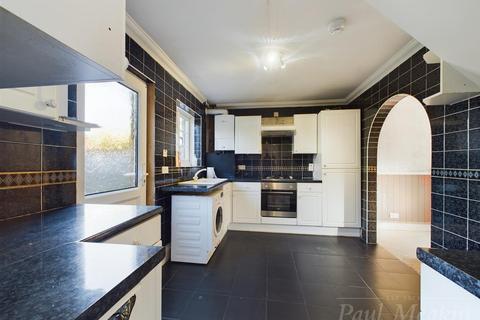 113 Headley Drive, New Addington, Croydon, CR0 0QL