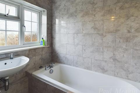 113 Headley Drive, New Addington, Croydon, CR0 0QL