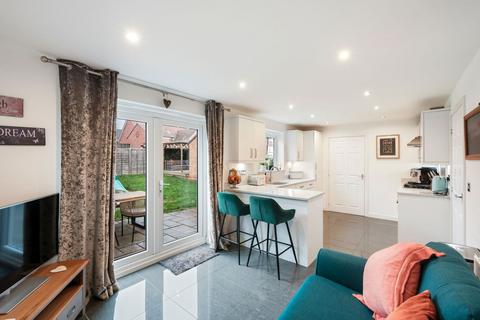 4 bedroom detached house for sale, Wildlife Way, Droitwich, WR9