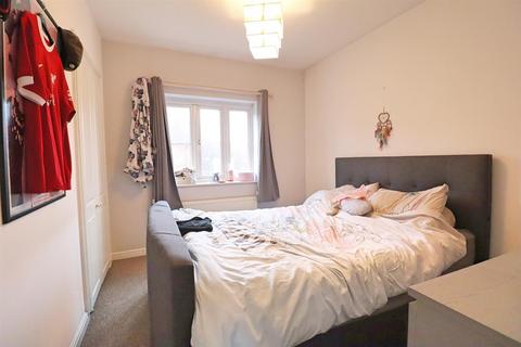 2 bedroom flat to rent, Dapifer Close, Colchester