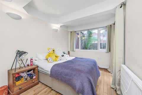 1 bedroom flat to rent, 20 Frogmore, London