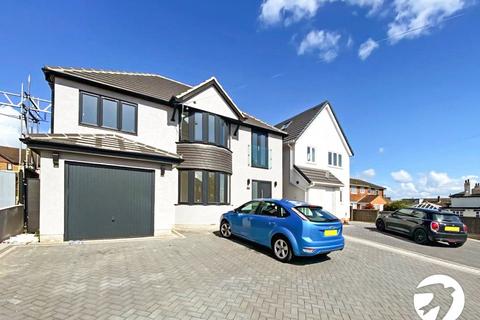 4 bedroom detached house to rent, Frindsbury Hill, Rochester, Kent, ME2