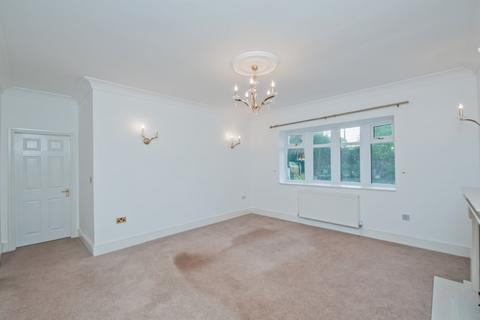 3 bedroom bungalow for sale, Halifax Road, Cleckheaton, BD19