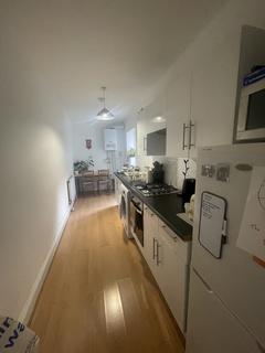 2 bedroom house share to rent, 14 Napier Terrace - Basement