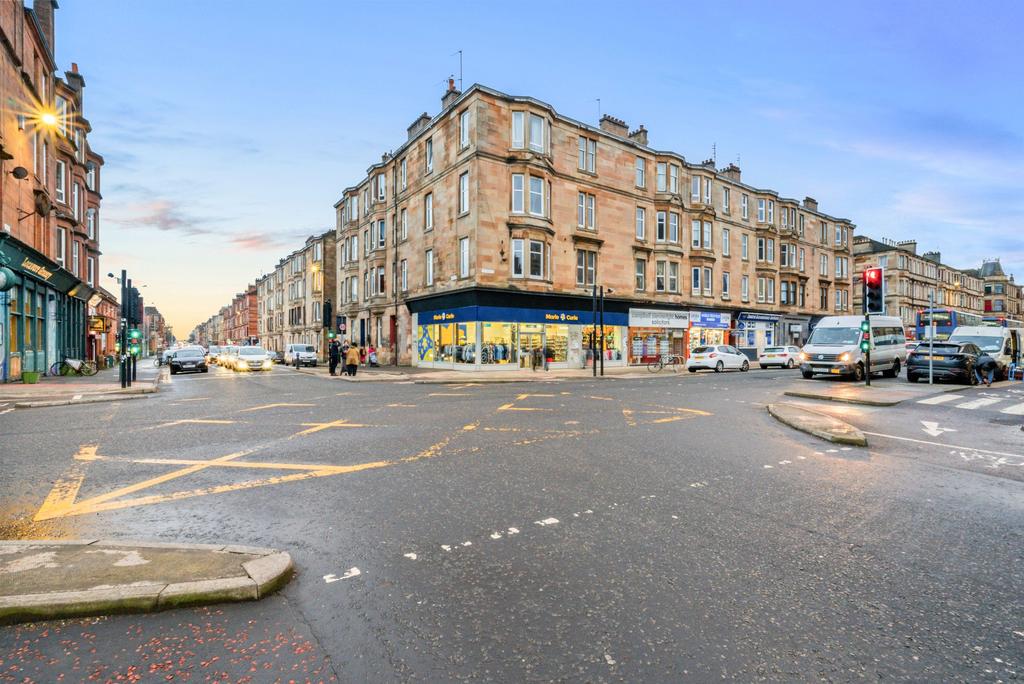 96 Calder Street, Glasgow 2 bed flat - £185,000