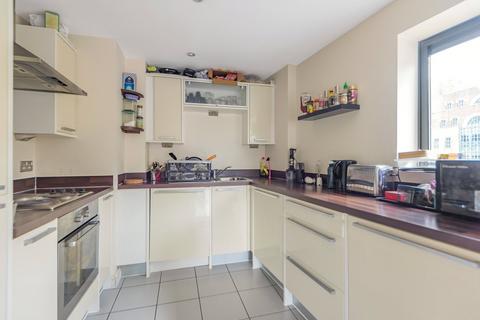 2 bedroom apartment for sale, Queensgate, Lord Street, Hertfordshire WD17