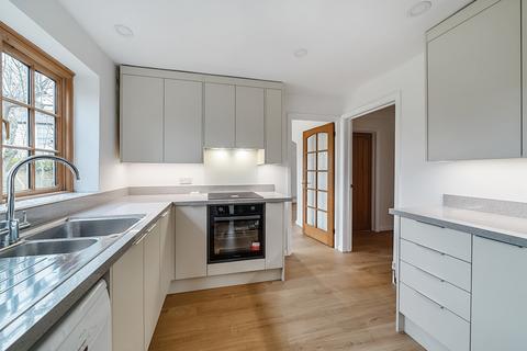 undefined, Deacon Close, Cobham, Surrey, KT11