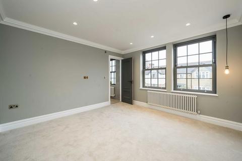 140 Midhurst Road, London, W13 9TP
