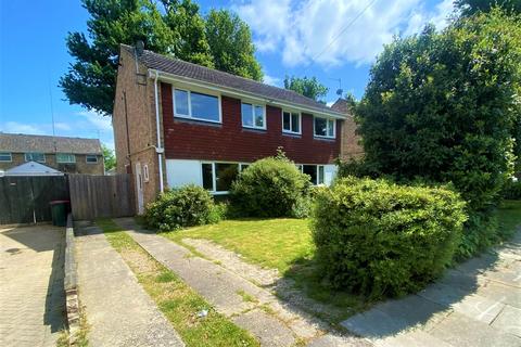 undefined, Pound Hill RH10