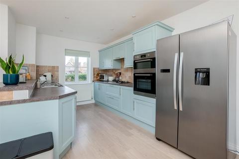 4 bedroom house for sale, Stephenson Way, Honeybourne, Evesham