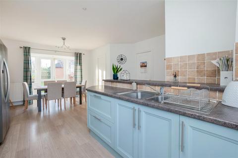 4 bedroom house for sale, Stephenson Way, Honeybourne, Evesham