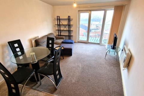 2 bedroom apartment to rent, Stillwater Drive, Manchester