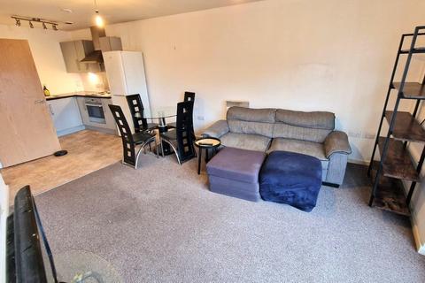 2 bedroom apartment to rent, Stillwater Drive, Manchester