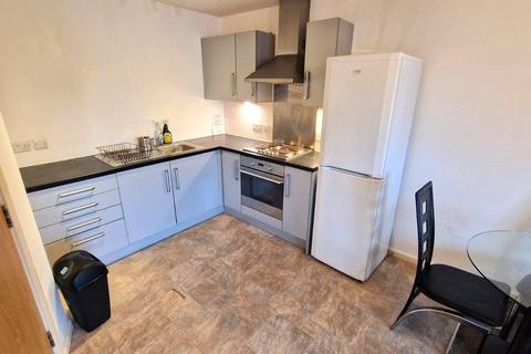 2 bedroom apartment to rent, Stillwater Drive, Manchester