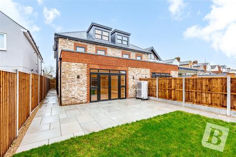 5 bedroom semi-detached house for sale, Argyle Gardens, Upminster, RM14