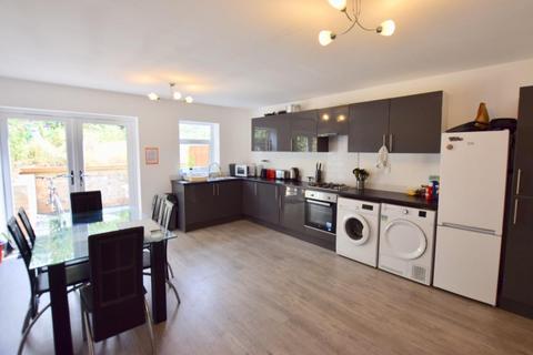 House to rent, Room 1 - 9B Riverside Studios Riverside Close Whit, Coventry West Midlands CV3 4AT