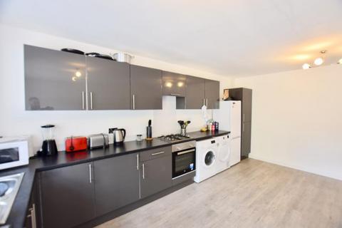 House to rent, Room 1 - 9B Riverside Studios Riverside Close Whit, Coventry West Midlands CV3 4AT