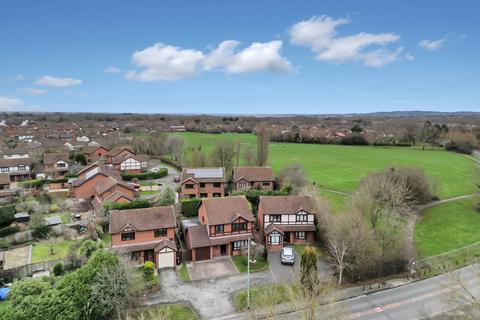 4 bedroom detached house for sale, Mohawk Way, Woodley