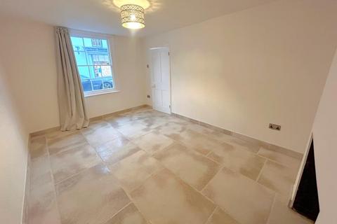 2 bedroom terraced house to rent, 85 High Street, Woking GU24