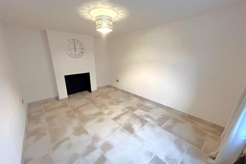 2 bedroom terraced house to rent, 85 High Street, Woking GU24