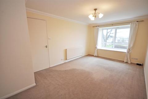 2 bedroom flat for sale, Summerfields Avenue, Hailsham