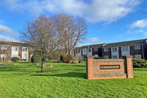 2 bedroom flat for sale, Summerfields Avenue, Hailsham