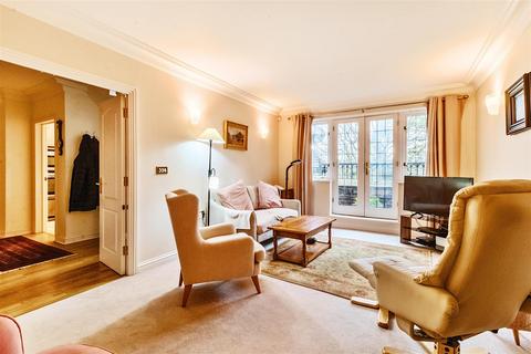 3 bedroom duplex for sale, Caenshill House, Chaucer Avenue, Weybridge KT13