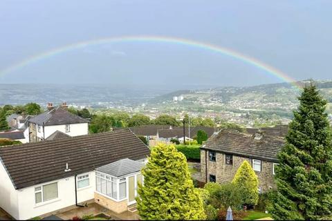 2 bedroom end of terrace house for sale, Moorlands Avenue, Keighley BD22