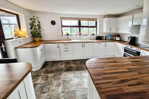 undefined, Cottage Holdings, Hull HU6