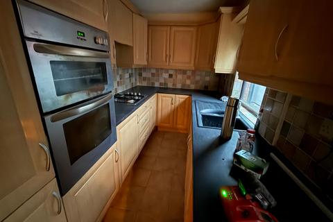 2 bedroom semi-detached house to rent, Bloxwich Road, Walsall, West Midlands