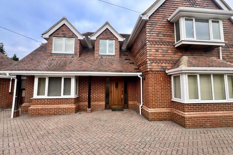 1 bedroom detached house to rent, Longmoor Road, Liphook, GU30